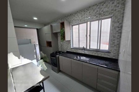 Casa de condomínio à venda com 74m², 2 quartos e 1 vaga