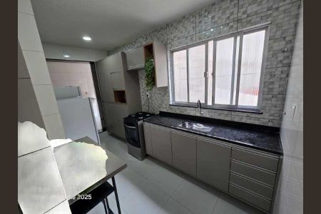 Casa de condomínio à venda com 74m², 2 quartos e 1 vaga