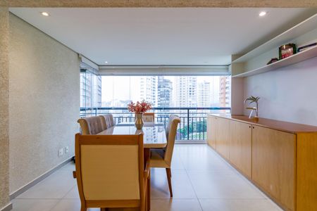 Apartamento à venda com 74m², 2 quartos e 2 vagasSala