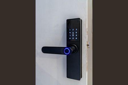 Apartamento à venda com 74m², 2 quartos e 2 vagasFechadura eletrônica