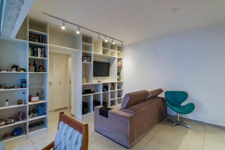 Apartamento à venda com 74m², 2 quartos e 2 vagasSala