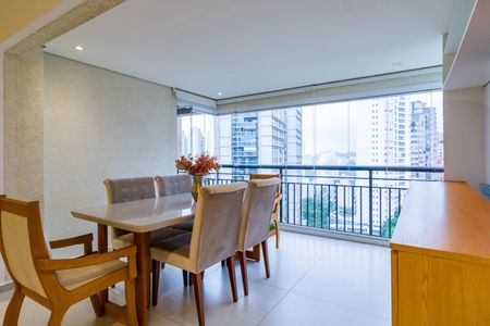 Apartamento à venda com 74m², 2 quartos e 2 vagasSala