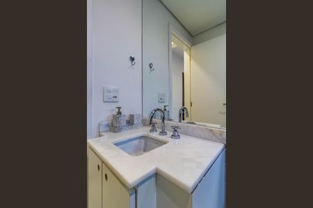 Apartamento à venda com 74m², 2 quartos e 2 vagasBanheiro Social