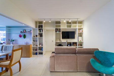 Apartamento à venda com 74m², 2 quartos e 2 vagasSala