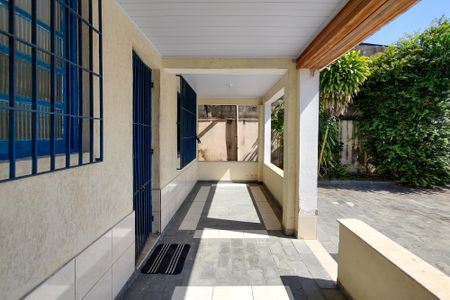 Casa para alugar com 270m², 4 quartos e 4 vagas Casa para alugar com 270m², 4 quartos e 4 vagasVaranda