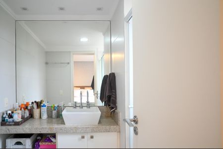 Apartamento à venda com 137m², 4 quartos e 2 vagasBanheiro Quarto 1 - Suite