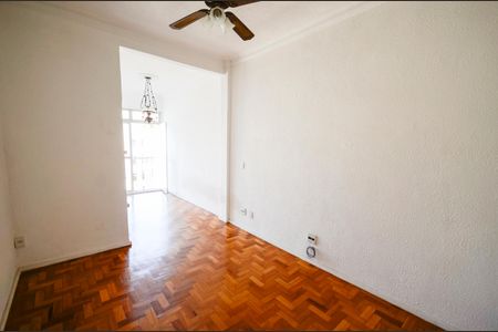 Apartamento para alugar com 80m², 3 quartos e sem vaga Apartamento para alugar com 80m², 3 quartos e sem vagaSala