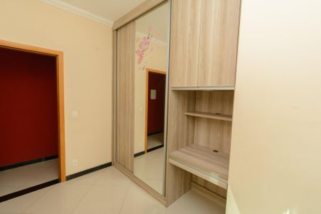 Casa para alugar com 264m², 3 quartos e 2 vagasQuarto 1