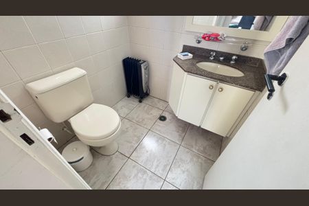 Apartamento à venda com 80m², 3 quartos e 1 vaga Apartamento à venda com 80m², 3 quartos e 1 vagaBanheiro