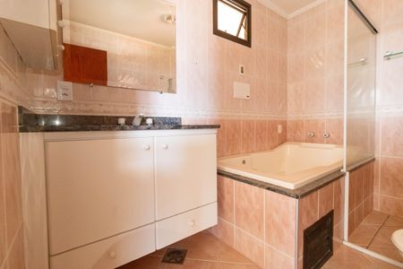 Apartamento à venda com 127m², 3 quartos e 3 vagasBanheiro da Suíte