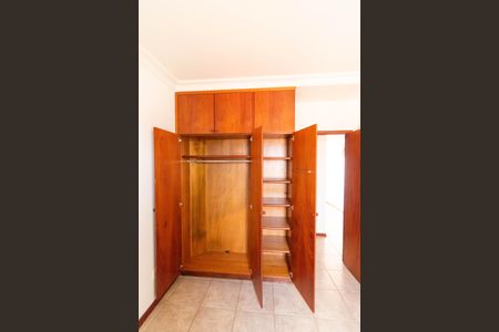 Apartamento à venda com 127m², 3 quartos e 3 vagasQuarto 02 - Armário