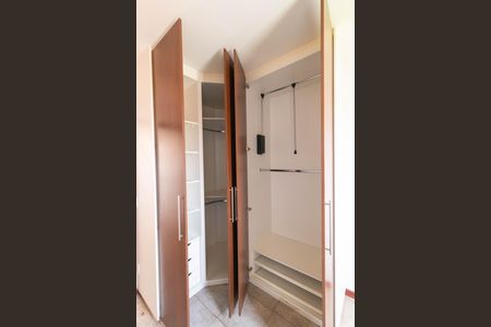 Apartamento à venda com 127m², 3 quartos e 3 vagasQuarto 01 - Armário