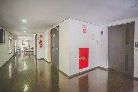 Apartamento para alugar com 51m², 2 quartos e 1 vaga Apartamento para alugar com 51m², 2 quartos e 1 vagaHall social