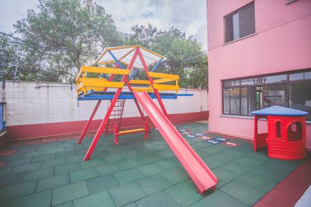 Apartamento para alugar com 51m², 2 quartos e 1 vaga Apartamento para alugar com 51m², 2 quartos e 1 vagaÁrea Comum - Playground