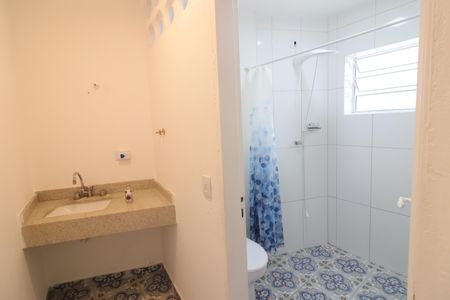 Banheiro de casa para alugar com 1 quarto, 70m² em Presidente Altino, Osasco