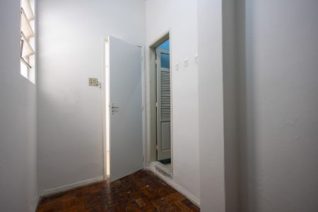 Apartamento para alugar com 81m², 2 quartos e 1 vaga Apartamento para alugar com 81m², 2 quartos e 1 vagaQuarto de Serviço