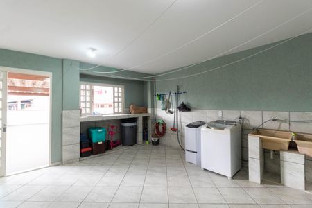 Casa à venda com 215m², 3 quartos e 2 vagasLavanderia