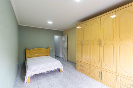 Casa à venda com 215m², 3 quartos e 2 vagasQuarto Suíte