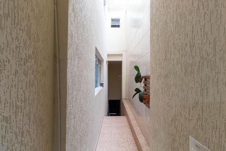 Casa à venda com 215m², 3 quartos e 2 vagasCorredor