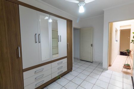 Casa à venda com 215m², 3 quartos e 2 vagasEscritório