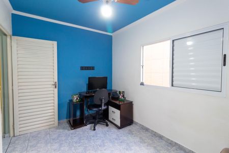 Casa à venda com 215m², 3 quartos e 2 vagasQuarto 2