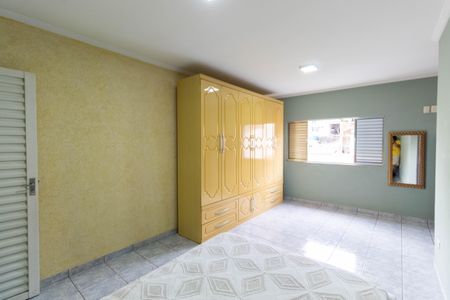 Casa à venda com 215m², 3 quartos e 2 vagasQuarto Suíte