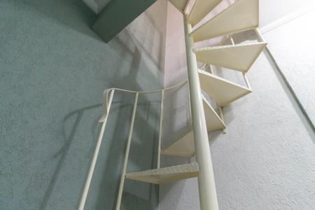 Casa à venda com 215m², 3 quartos e 2 vagasEscada