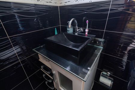 Casa à venda com 215m², 3 quartos e 2 vagasBanheiro 3