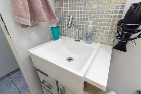 Casa à venda com 215m², 3 quartos e 2 vagasBanheiro 2