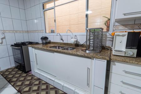 Casa à venda com 215m², 3 quartos e 2 vagasCozinha