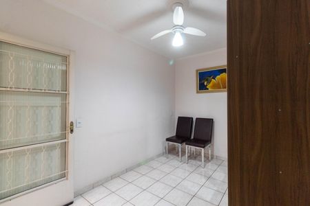 Casa à venda com 215m², 3 quartos e 2 vagasEscritório