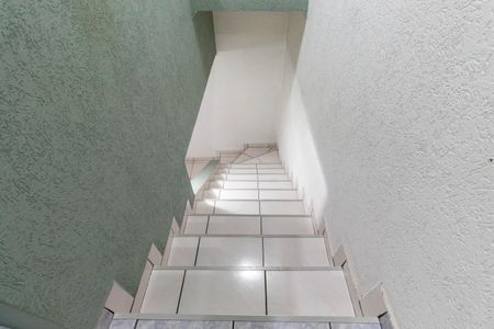 Casa à venda com 215m², 3 quartos e 2 vagasEscada