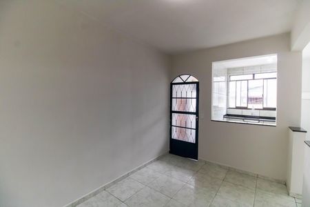 Casa para alugar com 90m², 2 quartos e sem vaga Casa para alugar com 90m², 2 quartos e sem vagaSala