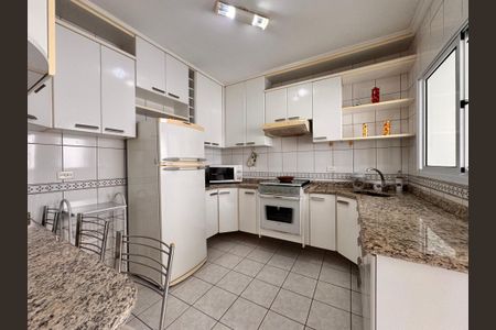 Apartamento à venda com 180m², 3 quartos e 2 vagas Apartamento à venda com 180m², 3 quartos e 2 vagasCozinha