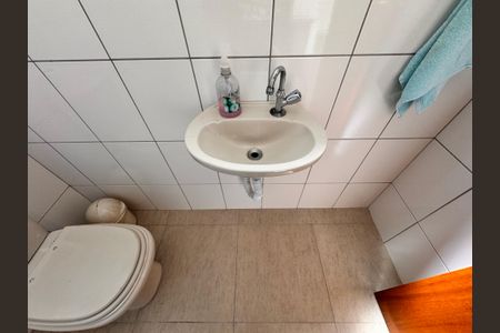 Apartamento à venda com 180m², 3 quartos e 2 vagas Apartamento à venda com 180m², 3 quartos e 2 vagasLavabo