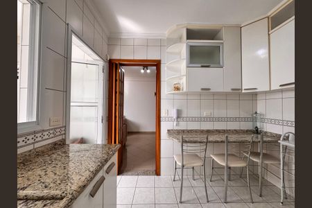 Apartamento à venda com 180m², 3 quartos e 2 vagas Apartamento à venda com 180m², 3 quartos e 2 vagasCozinha