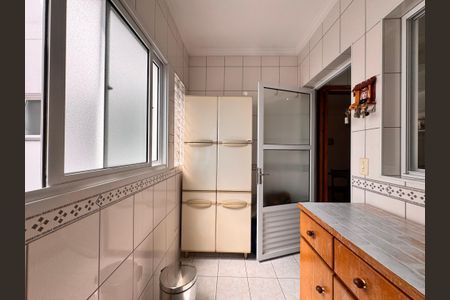 Apartamento à venda com 180m², 3 quartos e 2 vagas Apartamento à venda com 180m², 3 quartos e 2 vagasÁrea de Serviço