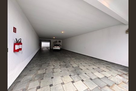 Apartamento à venda com 180m², 3 quartos e 2 vagas Apartamento à venda com 180m², 3 quartos e 2 vagasGaragem