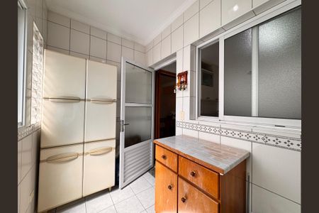 Apartamento à venda com 180m², 3 quartos e 2 vagas Apartamento à venda com 180m², 3 quartos e 2 vagasÁrea de Serviço