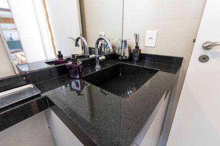 Apartamento à venda com 85m², 2 quartos e 2 vagasBanheiro Social