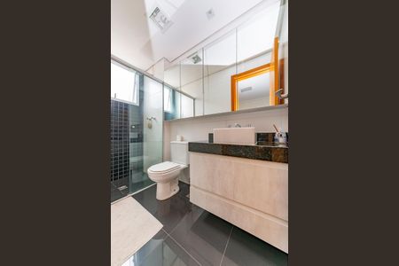 Apartamento para alugar com 300m², 4 quartos e 4 vagas Apartamento para alugar com 300m², 4 quartos e 4 vagasBanheiro da Suíte