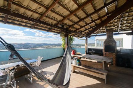 Apartamento à venda com 140m², 3 quartos e 2 vagasCobertura