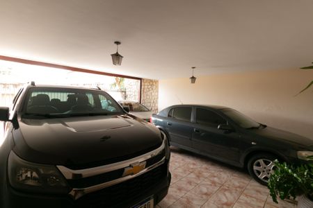 Casa à venda com 208m², 4 quartos e 4 vagasGaragem