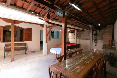 Casa à venda com 208m², 4 quartos e 4 vagasÁrea Externa