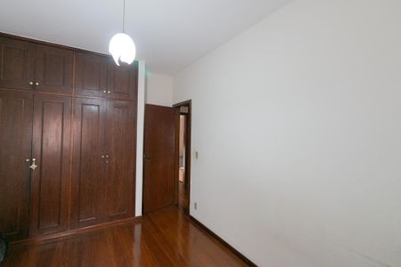 Casa à venda com 208m², 4 quartos e 4 vagasQuarto 2