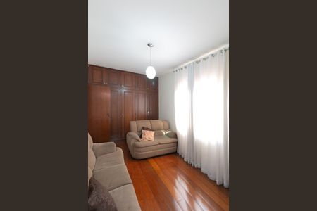 Casa à venda com 208m², 4 quartos e 4 vagasQuarto 3