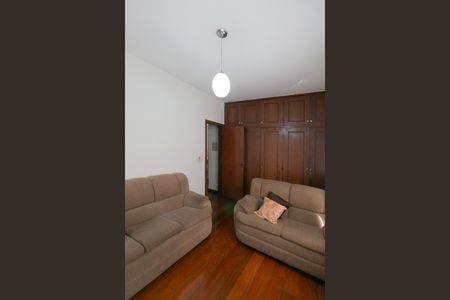 Casa à venda com 208m², 4 quartos e 4 vagasQuarto 3