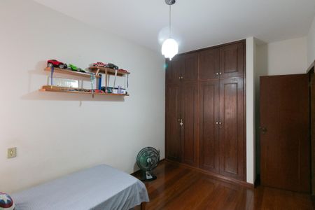 Casa à venda com 208m², 4 quartos e 4 vagasQuarto 2