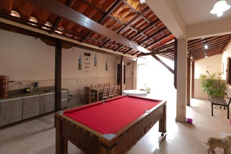 Casa à venda com 208m², 4 quartos e 4 vagasVaranda gourmet