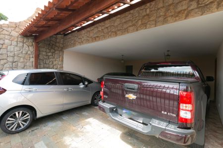 Casa à venda com 208m², 4 quartos e 4 vagasGaragem